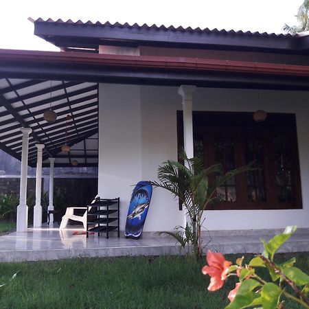 Mango Villa Хиккадува Экстерьер фото