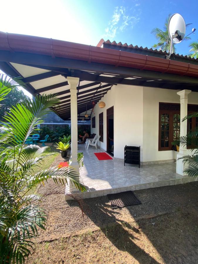 Mango Villa Хиккадува Экстерьер фото